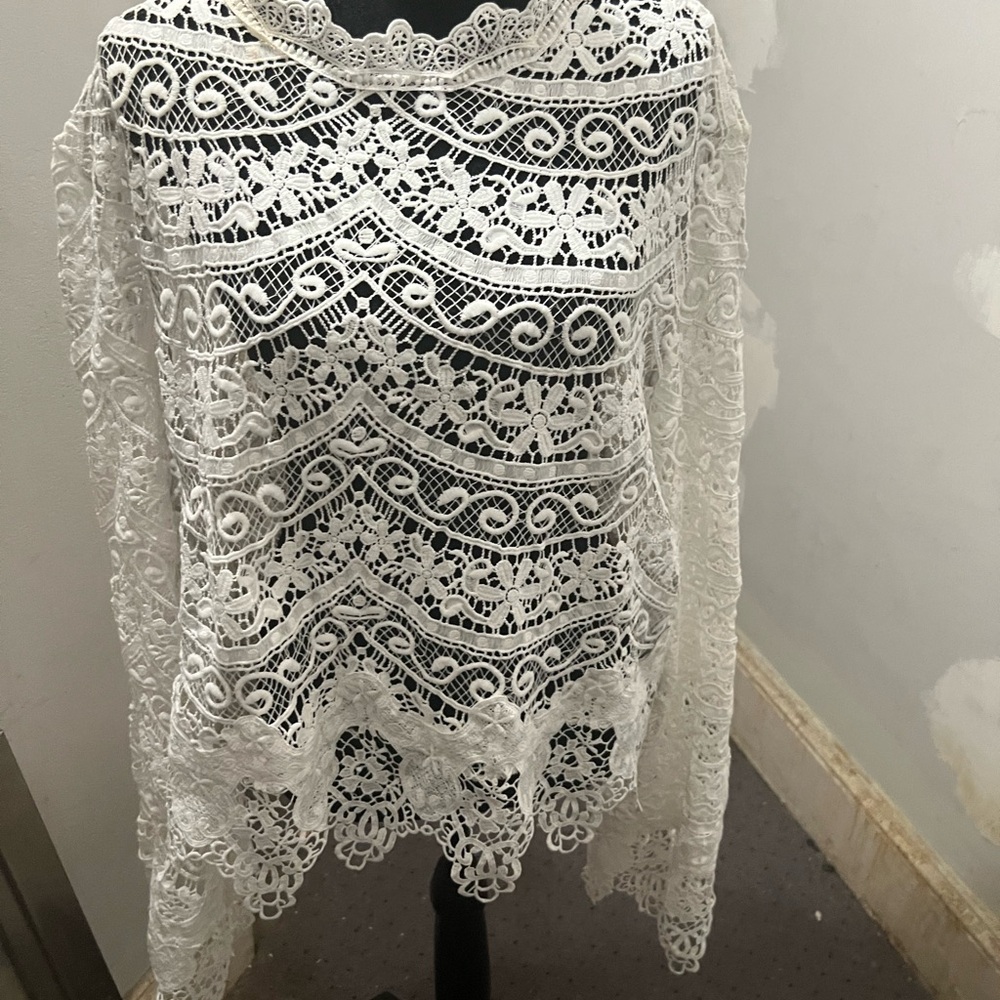NWT FashionNova White Long Sleeve Lace Top